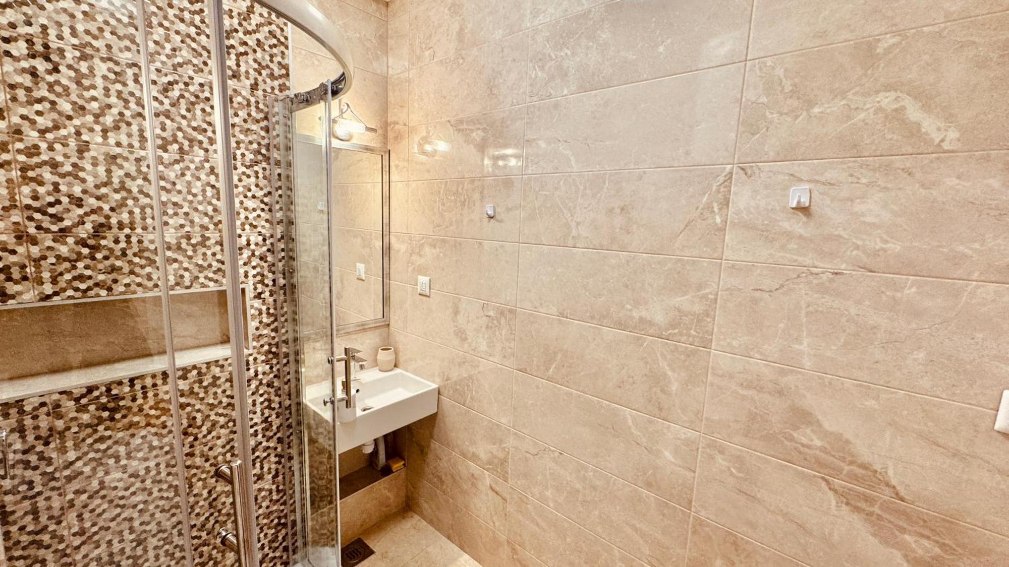 Onix Apartment Split Luaran gambar